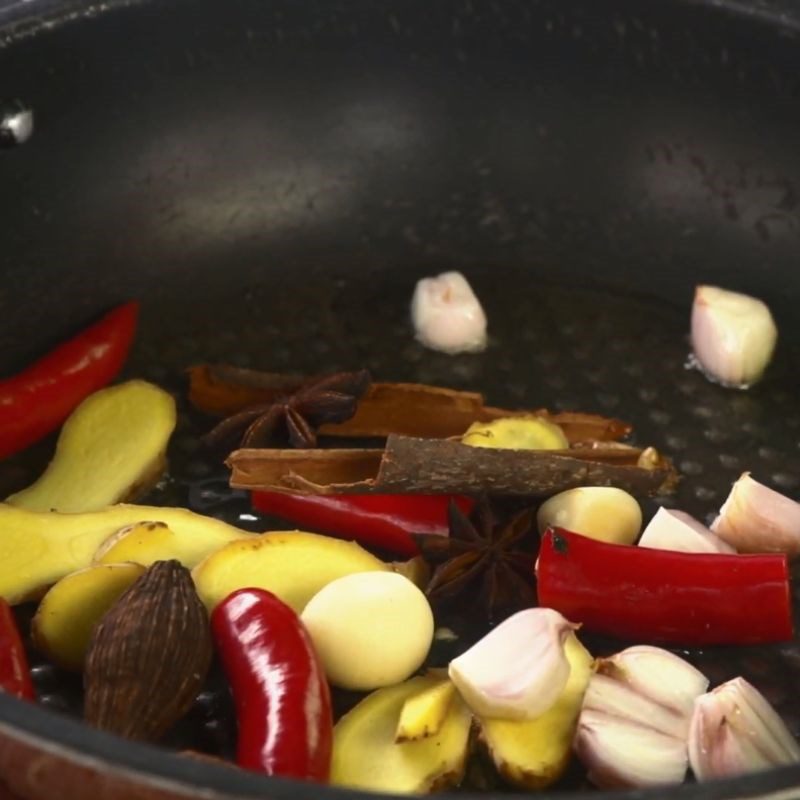 Step 2 Making soy sauce Beef brisket in soy sauce