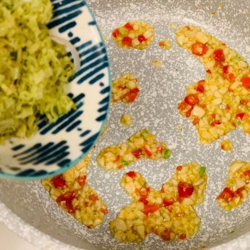 Step 3 Making Vegetarian Fried Ribs with Lemongrass and Chili Vegetarian crispy fried ribs with lemongrass and chili (recipe shared by user)