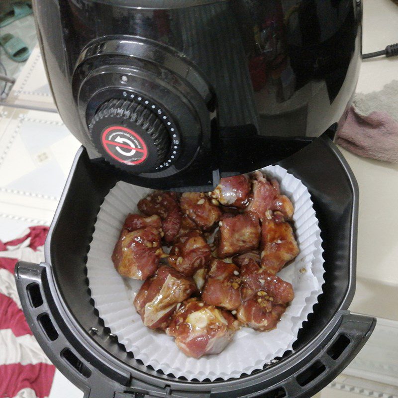 Step 3 Grilling ribs using an air fryer Grilled five-spice ribs using an air fryer