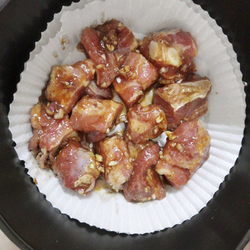 Step 3 Grilling ribs using an air fryer Grilled five-spice ribs using an air fryer