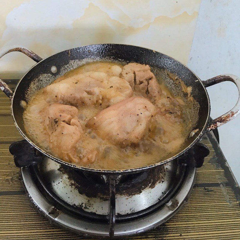 Step 3 Cooking pork braised in coconut water Pork braised in coconut water (recipe shared by user)