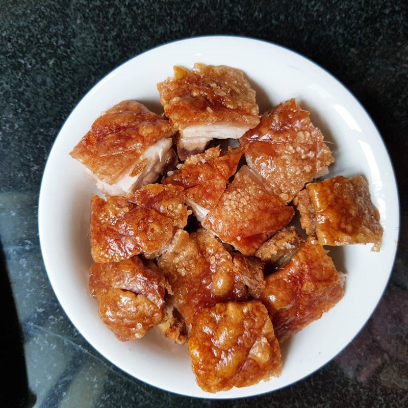 Step 4 Roasting pork in an air fryer Wet cake with roasted pork using an air fryer