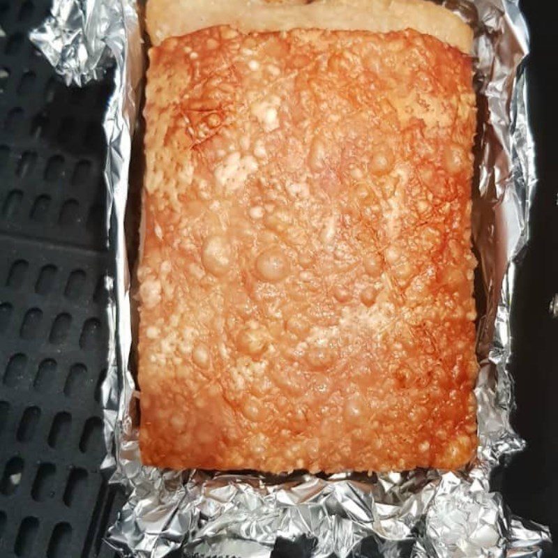 Step 2 Making crispy roasted pork belly Crispy roasted pork belly (Recipe shared by user)