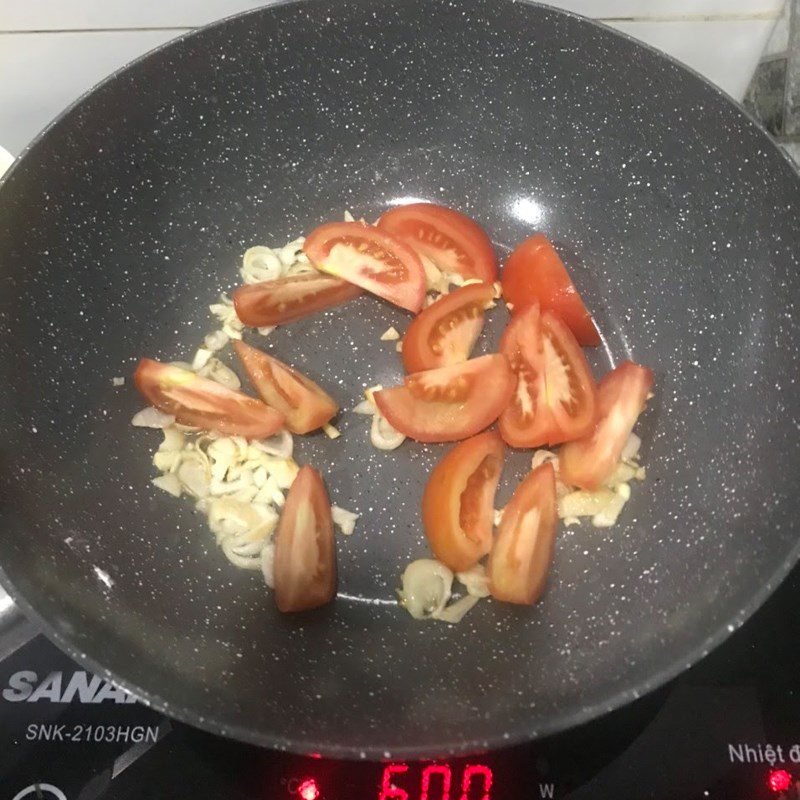 Step 4 Making sweet and sour stir-fried pork Sweet and sour stir-fried pork (recipe shared by a user)