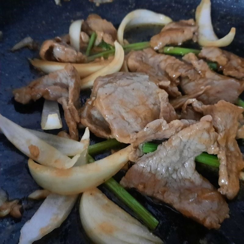 Step 3 Stir-fried pork with celery Stir-fried celery with pork (recipe shared by users)