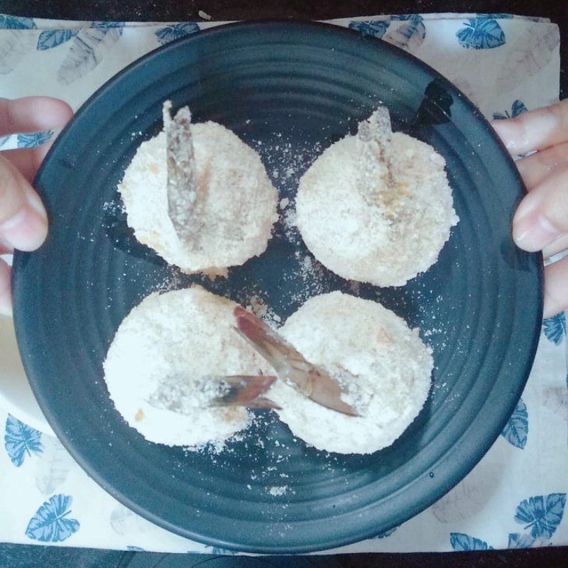 Step 4 Making Fried Potato-Wrapped Shrimp Fried potato-wrapped shrimp using an air fryer