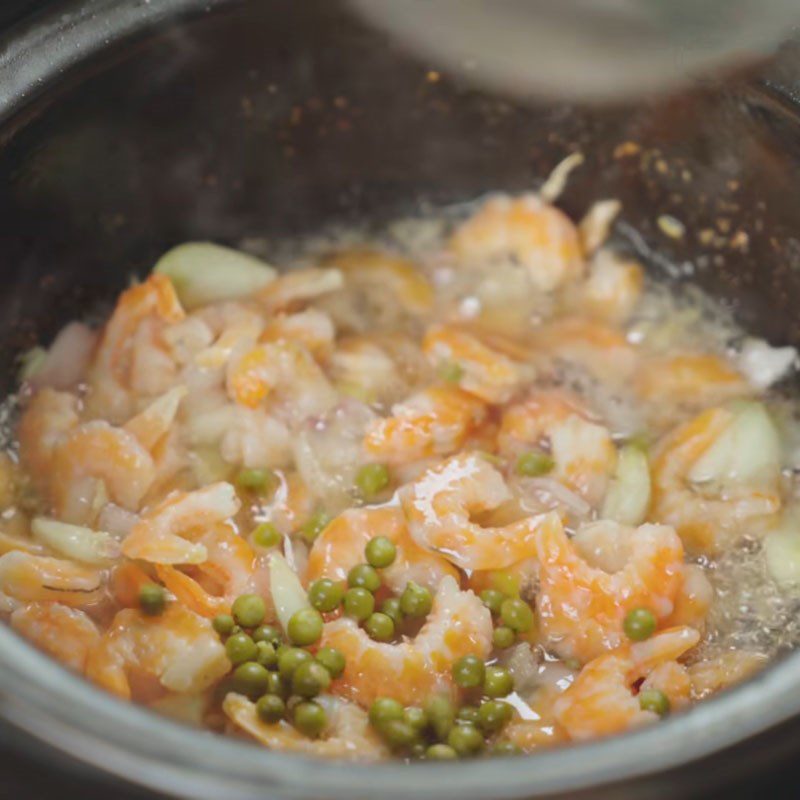 Step 3 Cooking Dried Shrimp with Sauce Dried shrimp with green pepper