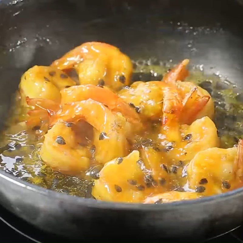 Step 3 Making passion fruit shrimp Passion fruit butter shrimp