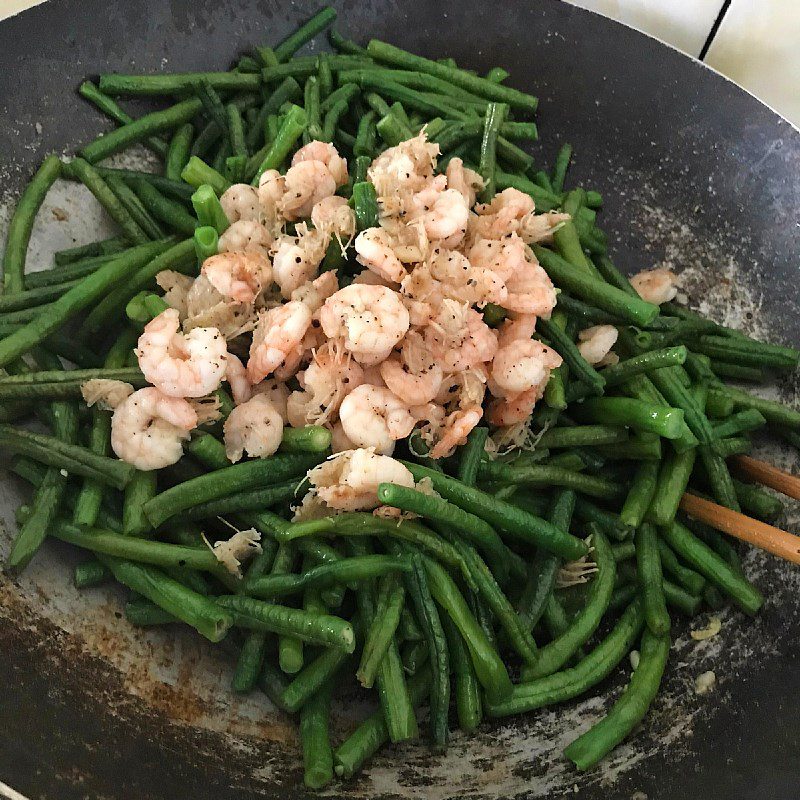 Step 3 Sautéed shrimp with green beans Sautéed green beans with shrimp