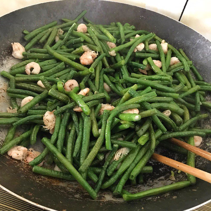 Step 3 Sautéed shrimp with green beans Sautéed green beans with shrimp