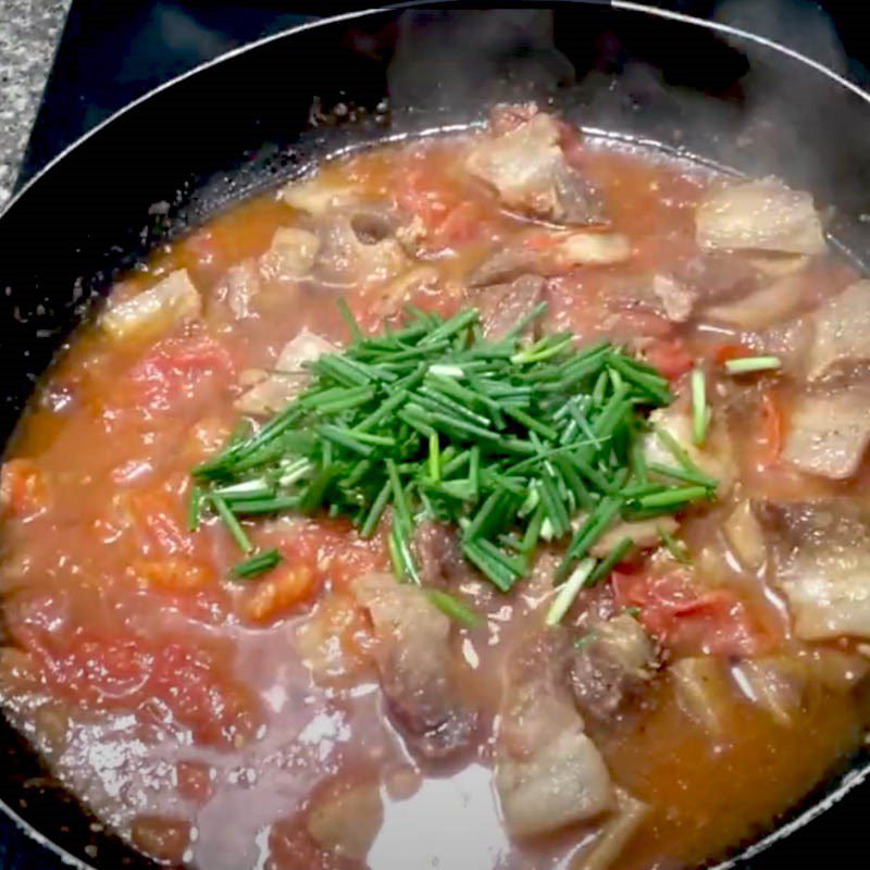 Step 4 Making fried pork fat with tomato sauce