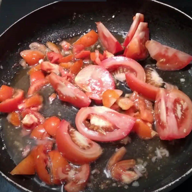 Step 4 Making fried pork fat with tomato sauce