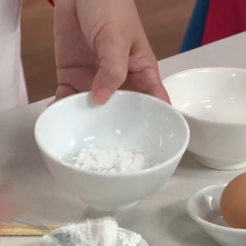 Step 2 Making the eggs for cauliflower soup with fish balls