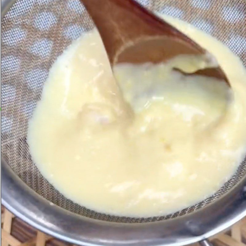 Step 5 Make salted egg Salted egg dipping cake