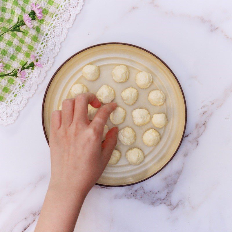 Step 1 Make cheese balls