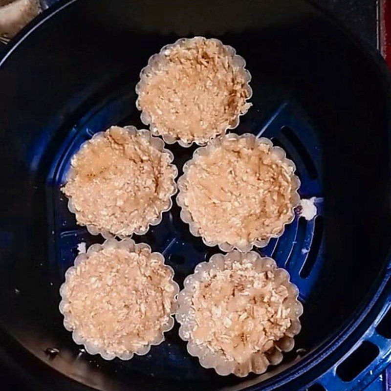 Step 2 Make the oatmeal tart crust using an air fryer