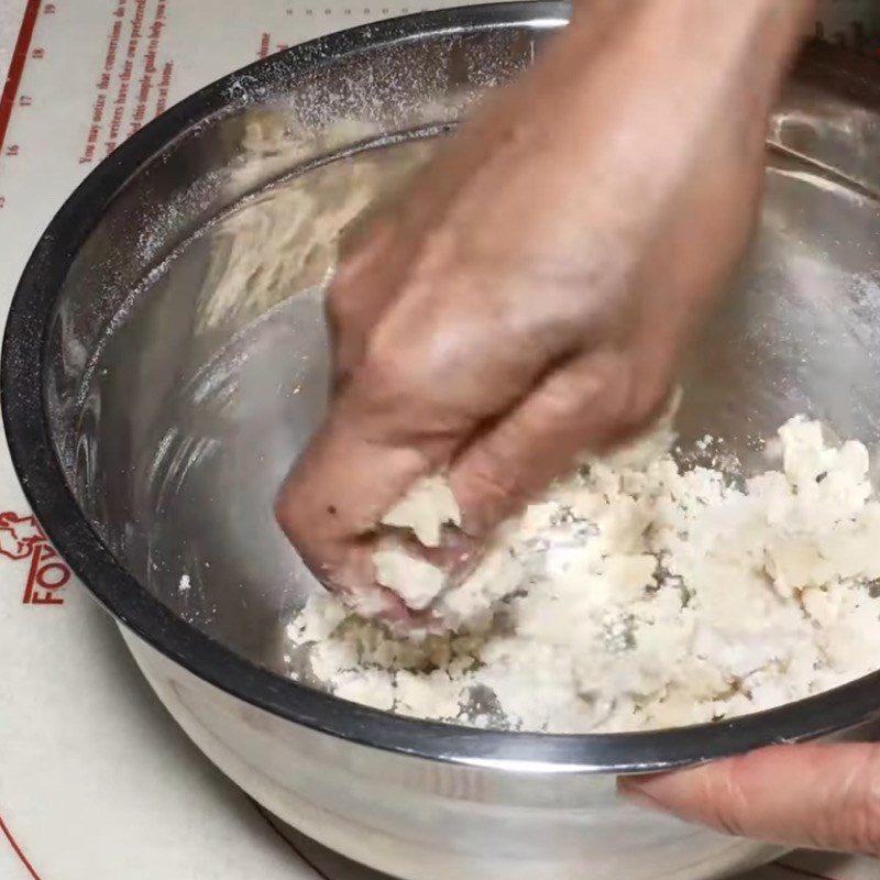 Step 3 Making the oil dough Bánh bà xã