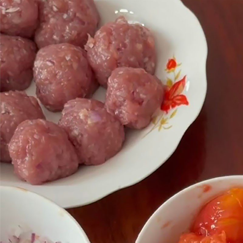 Step 2 Making pork meatballs Meatballs for bread