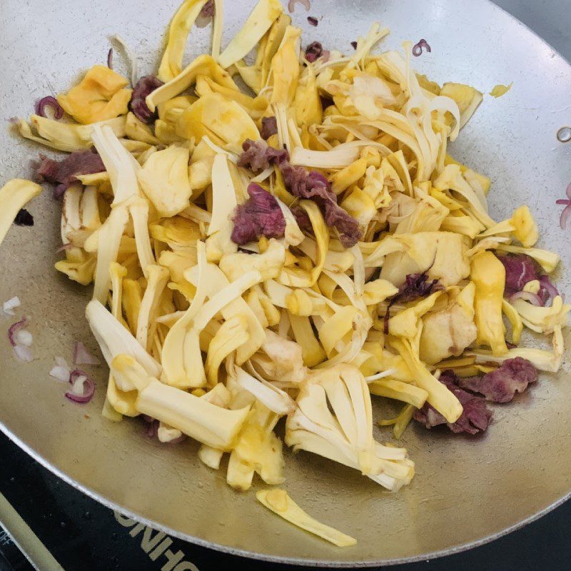 Step 2 Make Jackfruit Fiber Stir-fried with Beef Jackfruit Fiber Stir-fried with Beef