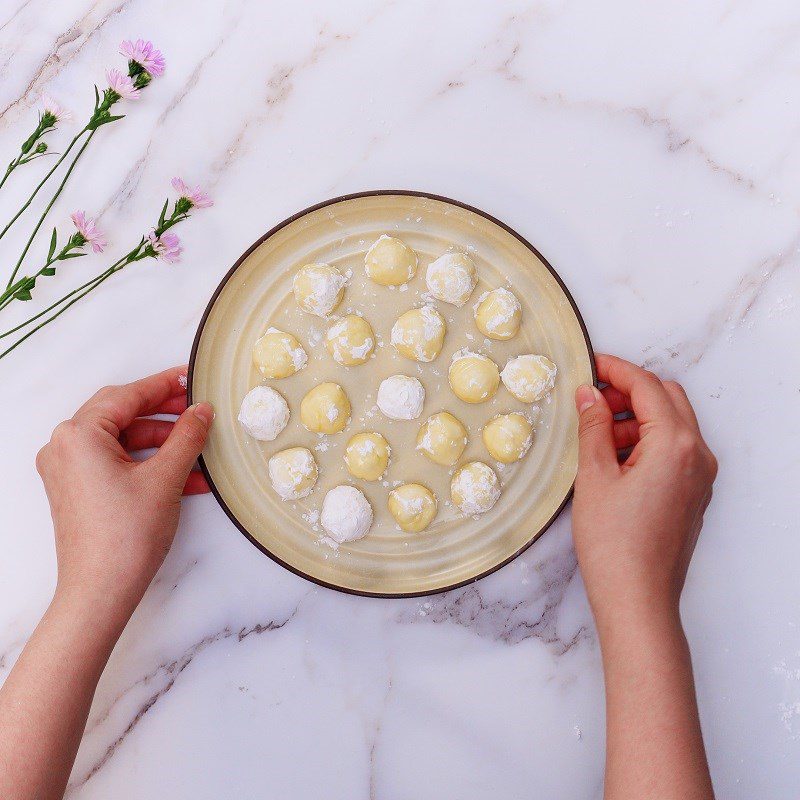 Step 2 Rolling the dough for cheese balls