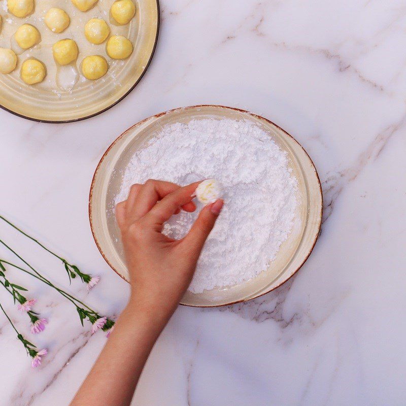 Step 2 Rolling the dough for cheese balls