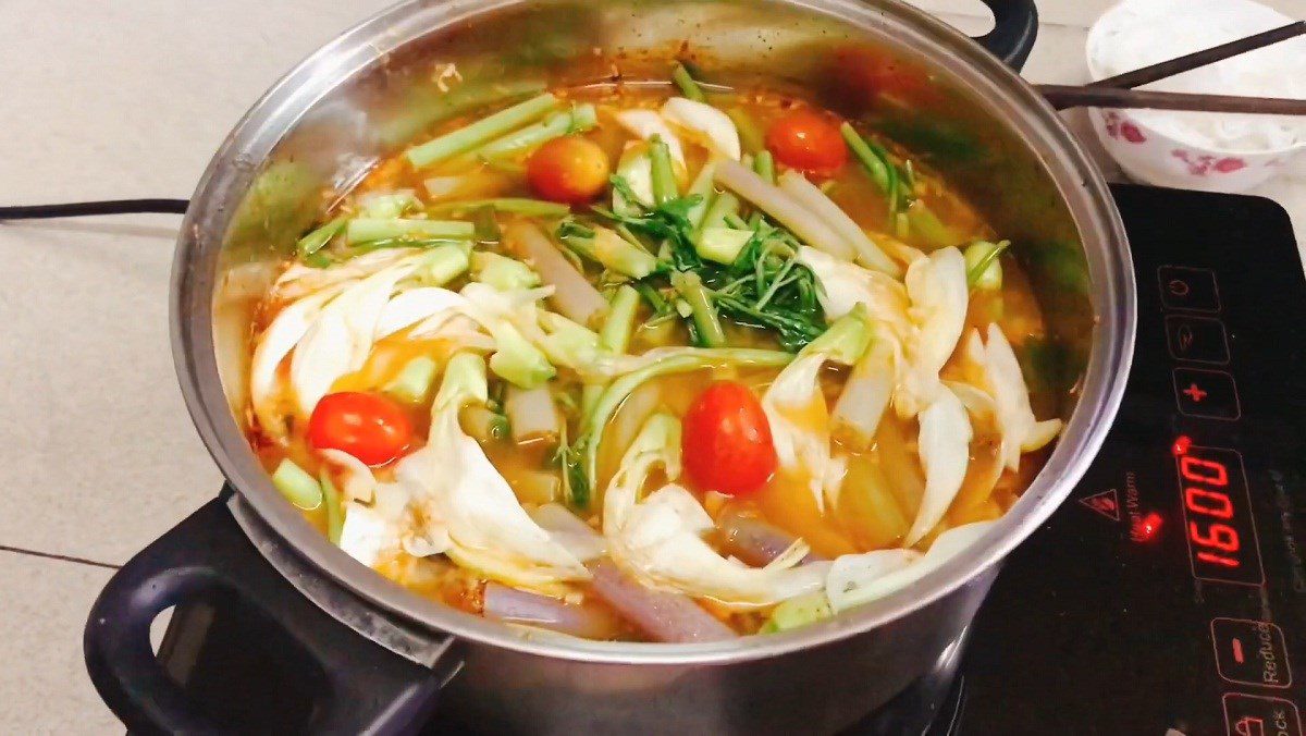 Sour and Spicy Barramundi Hotpot