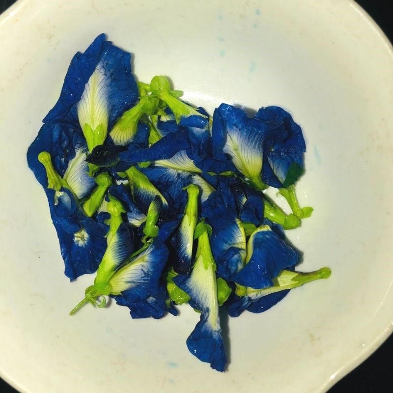 Step 2 Extracting Butterfly Pea Flower Color Yogurt with Aloe Vera and Butterfly Pea