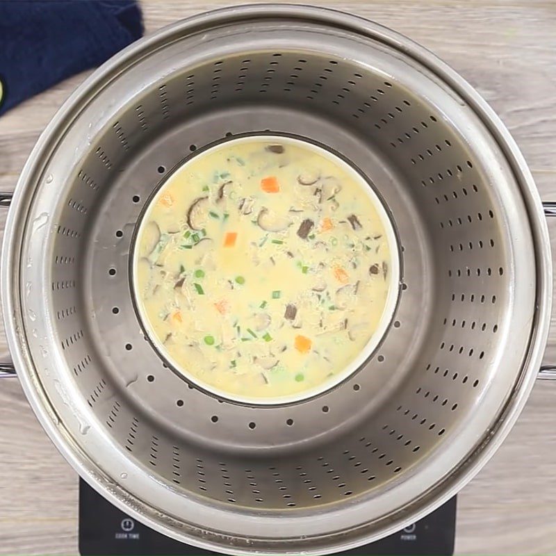 Step 3 Steaming the eggs Seafood steamed eggs