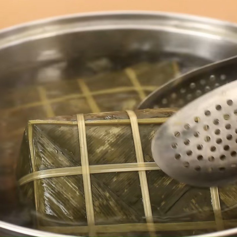 Step 5 Boil the cake Seafood square cake