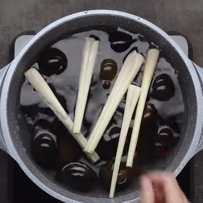 Step 2 Boil the snails for stuffed snail