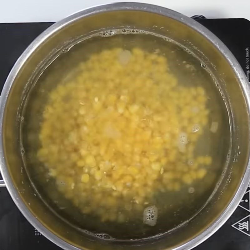 Step 1 Boil fresh corn jelly