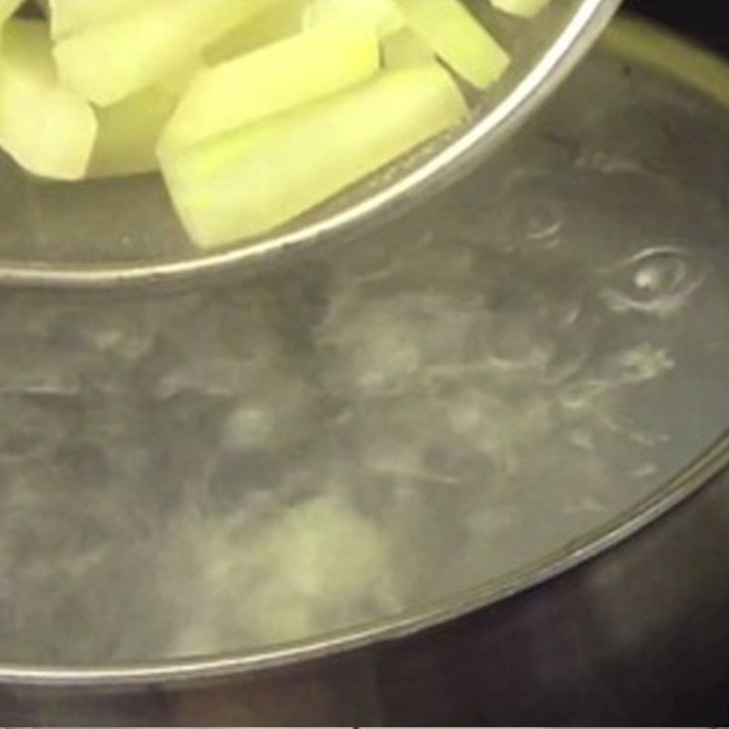 Step 3 Boil the gourd for candied gourd