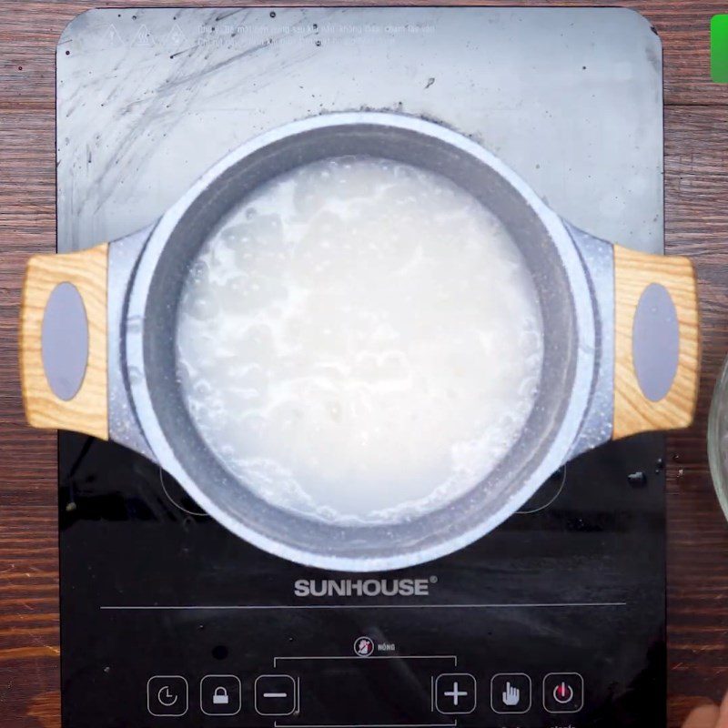 Step 3 Boil the noodles Sichuan Hot Pot Haidilao (recipe from TasteVN)