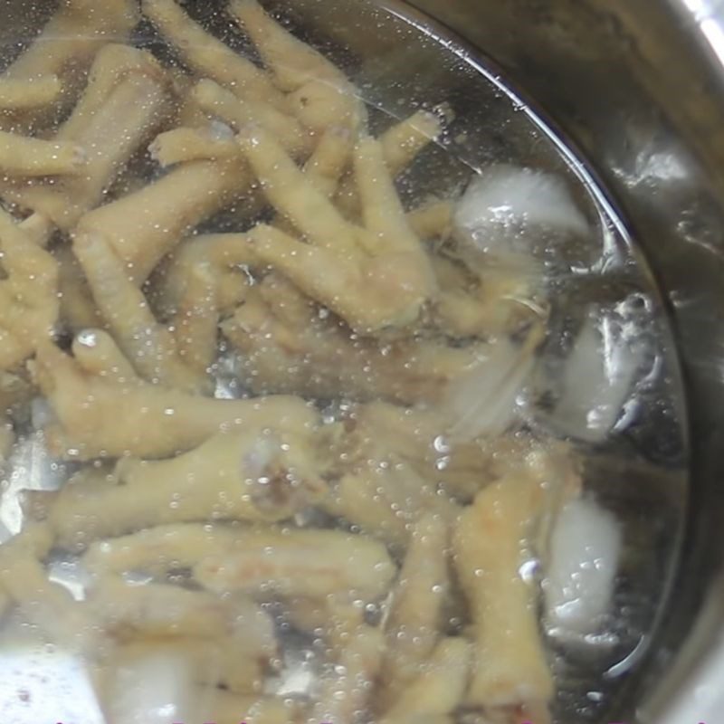 Step 2 Boil chicken feet Marinated chicken feet