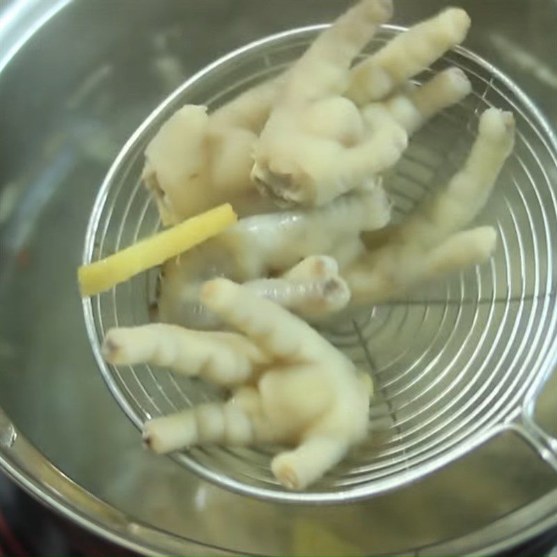 Step 2 Boiled Chicken Feet Stir-fried Chicken Feet with Lemongrass and Chili