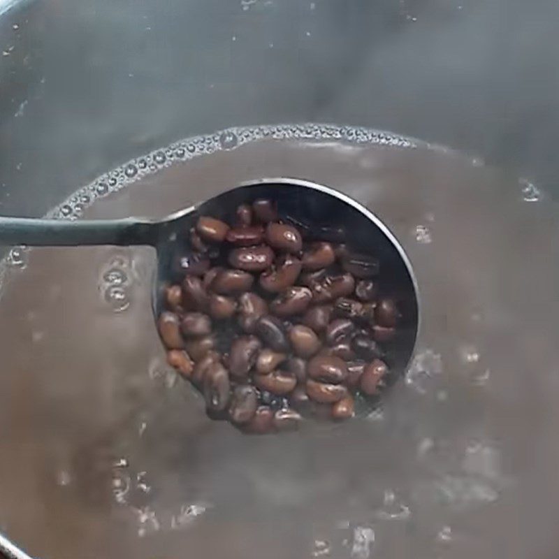 Step 1 Prepare and cook black beans Black bean filtering dessert