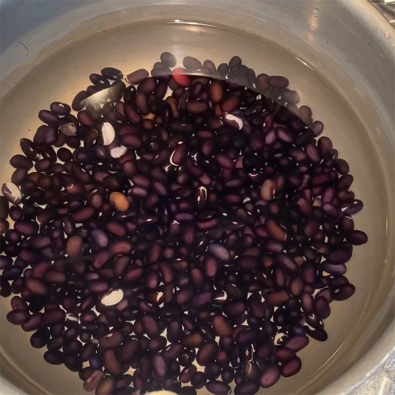 Step 2 Boil the beans for Vegetarian Coconut Sticky Rice Cake