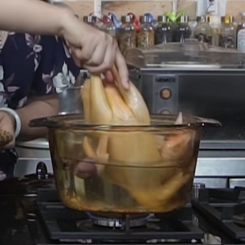 Step 2 Boil the chicken for Chicken Porridge with Mushroom and Ginger