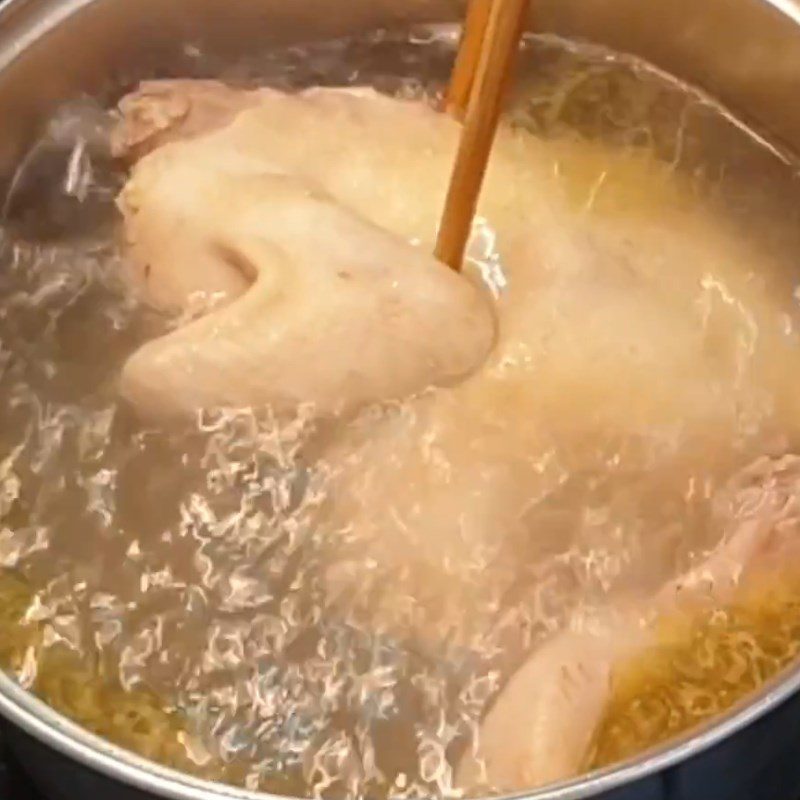 Step 3 Boil chicken Chicken mushroom porridge