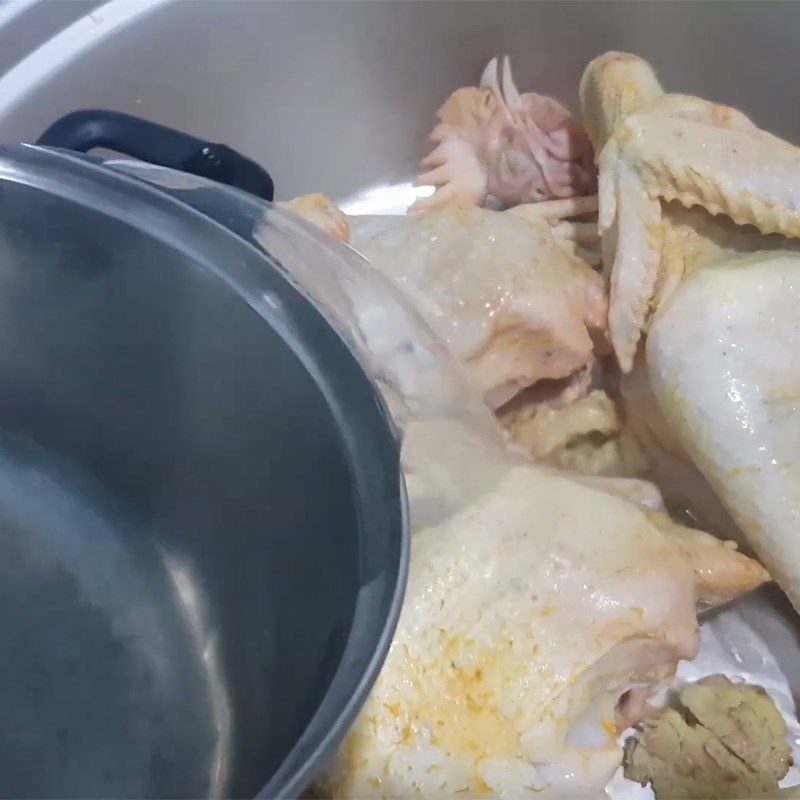 Step 3 Boil chicken using a rice cooker Boil chicken using a rice cooker