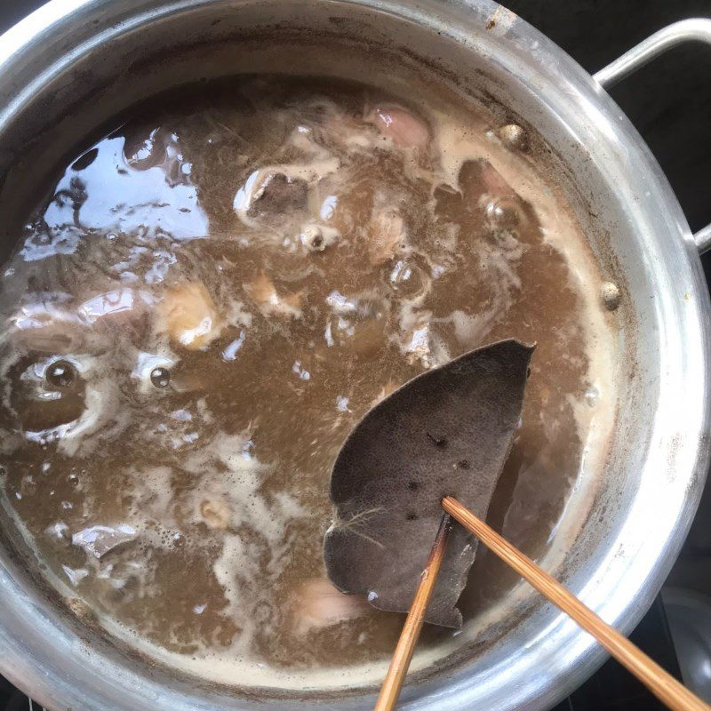 Step 2 Boil pig liver Boiled pig liver