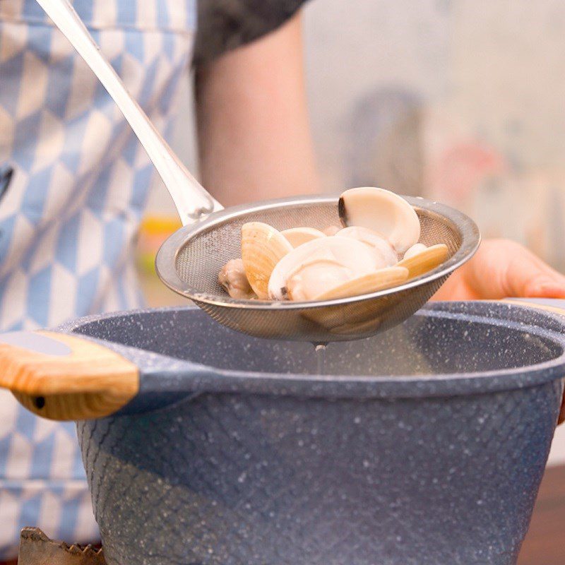 Step 2 Boiling seafood Thai sauce seafood