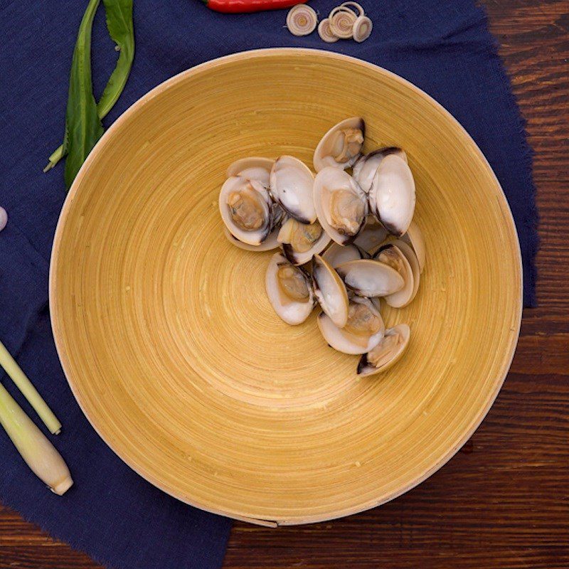 Step 2 Boiling seafood Thai sauce seafood