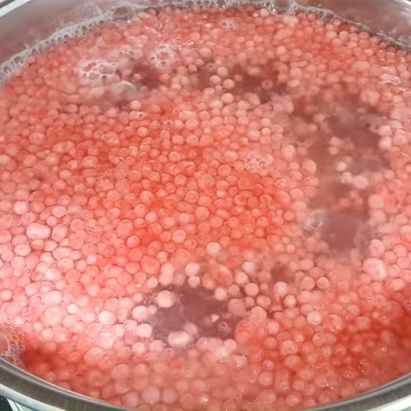 Step 4 Boiling the cubes Sago flour