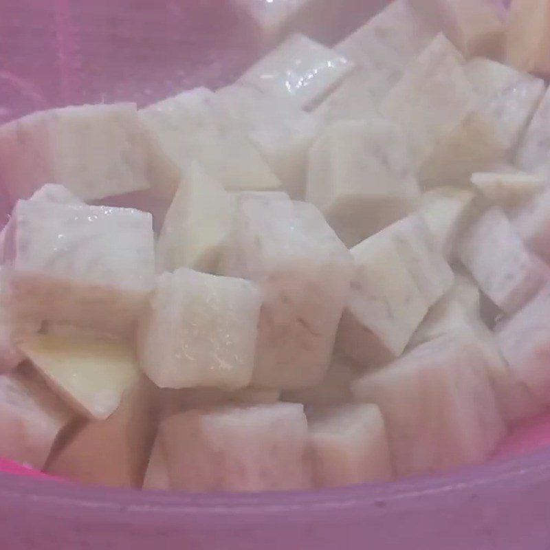 Step 2 Boil taro for fermented tofu