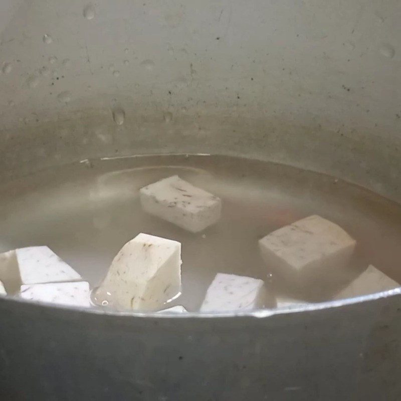 Step 2 Boil taro for fermented tofu