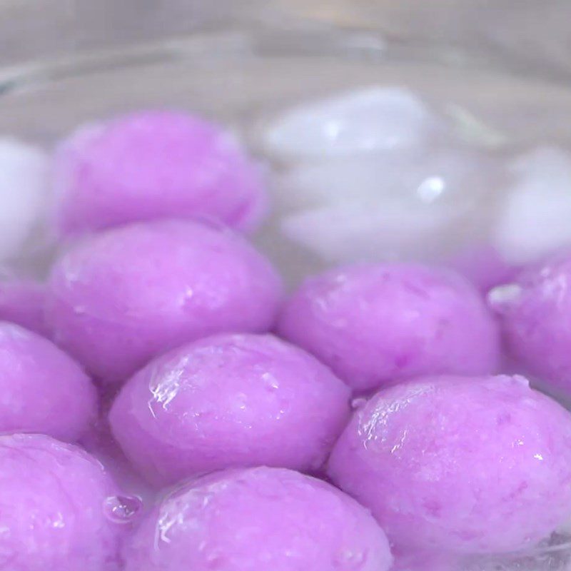 Step 4 Boil the taro balls Che taro (purple yam) chewy