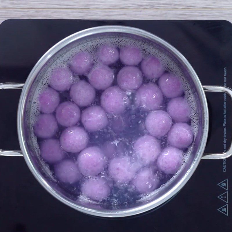 Step 4 Boil the taro balls Che taro (purple yam) chewy