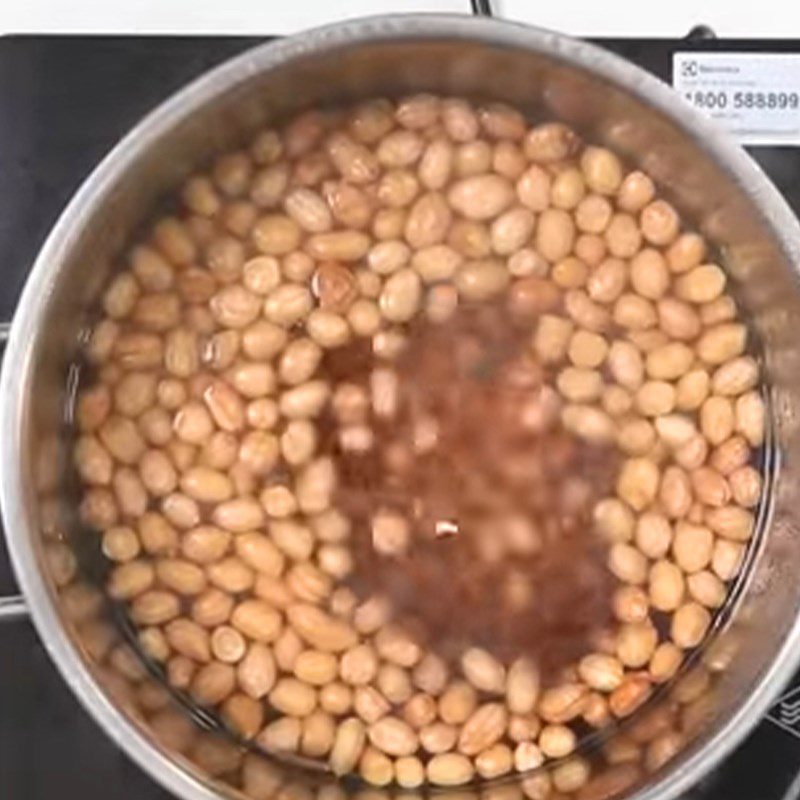 Step 1 Boil the peanuts for Five-Spice Roasted Peanuts