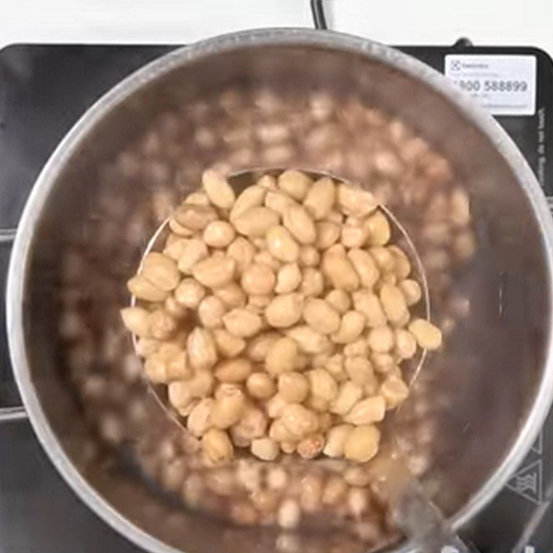 Step 1 Boil the peanuts for Five-Spice Roasted Peanuts